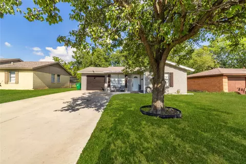 726 Royal Crst, Mesquite, TX 75149