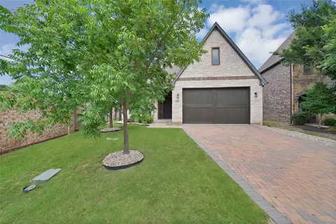6828 Chase St, North Richland Hills, TX 76182