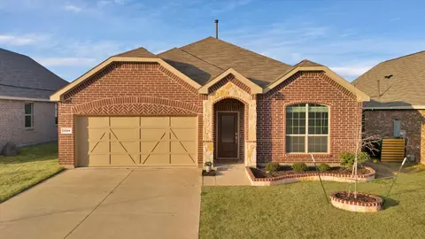 3204 Renaissance Dr, Denton, TX 76207