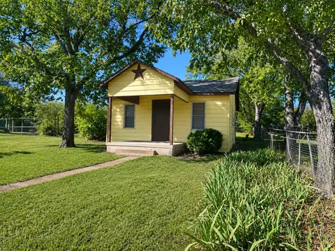 201 N Las Vegas Trl, White Settlement, TX 76108