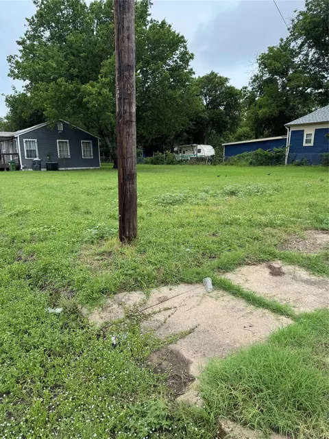 725 S 12th St, Waco, TX 76706