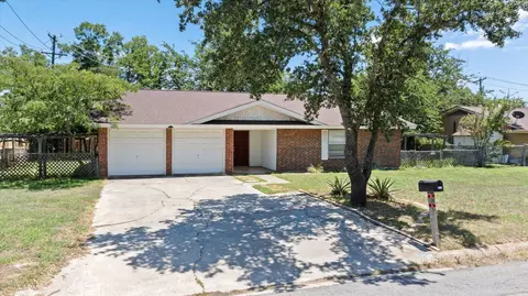 2470 Phelps St, Stephenville, TX 76401