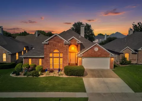 6303 Clear Pool Dr, Arlington, TX 76018