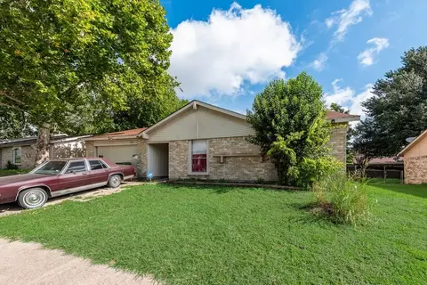 1717 Glenview Ln, Arlington, TX 76014