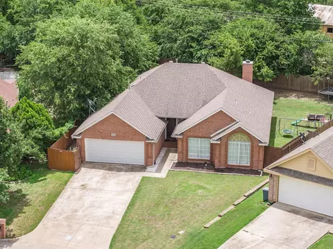 115 S Blue Bonnet Cir, Justin, TX 76247