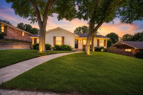 2341 Pinebluff Dr, Dallas, TX 75228