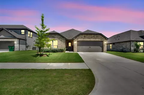 561 Baffin Bay Dr, Waxahachie, TX 75165