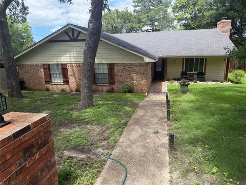 9902 Townridge Dr, Woodway, TX 76712