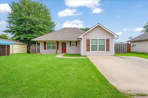207 Chaffin St, Bonham, TX 75418
