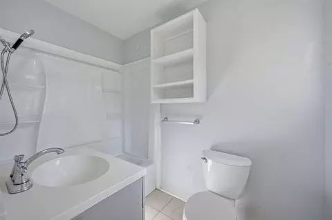 Bath - 901 Maple St, Howe, TX 75459 photo 1 of 3