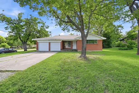 901 Maple St, Howe, TX 75459
