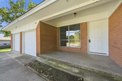 Exterior - 901 Maple St, Howe, TX 75459 photo 4 of 6