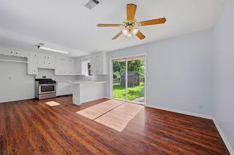 Living - 901 Maple St, Howe, TX 75459 photo 5 of 6