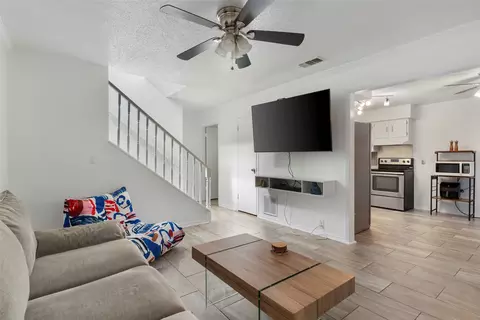 4414 Westminster Dr, Irving, TX 75038