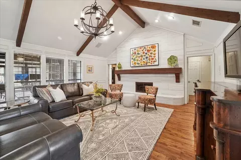 Living - 604 S Hampton Rd, Oak Leaf, TX 75154 photo 1 of 4