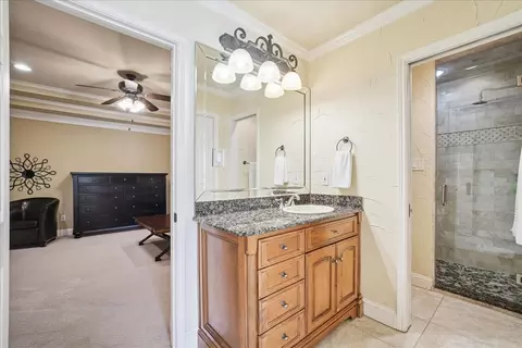Bath - 604 S Hampton Rd, Oak Leaf, TX 75154 photo 4 of 8