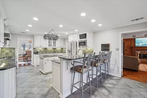 Kitchen - 604 S Hampton Rd, Oak Leaf, TX 75154 photo 1 of 4