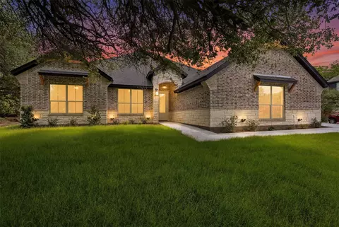 9814 Bringier Ct, Granbury, TX 76049