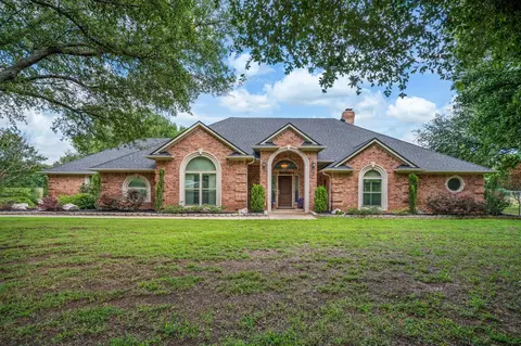 6400 Oak Hollow Dr, Burleson, TX 76028