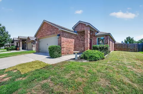 1205 Cheyenne Dr, Aubrey, TX 76227