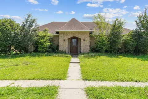 106 E Schreiber St, Garland, TX 75040
