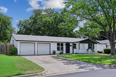 232 NW Jayellen Ave, Burleson, TX 76028