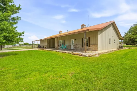 2400 Horsemans Dr, Stephenville, TX 76401