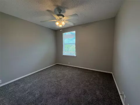 Bedroom - 1817 Berkeley Dr, Glenn Heights, TX 75154 photo 3 of 5