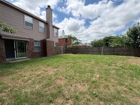Exterior - 1817 Berkeley Dr, Glenn Heights, TX 75154 photo 4 of 4