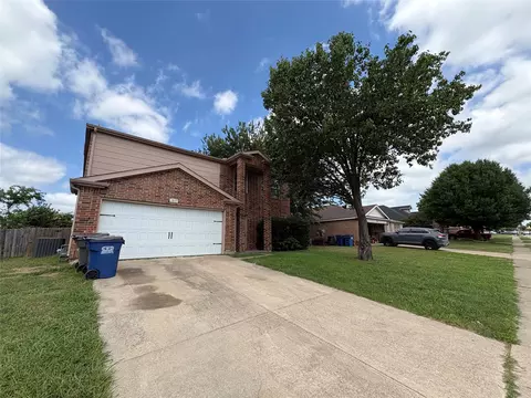Exterior - 1817 Berkeley Dr, Glenn Heights, TX 75154 photo 2 of 4