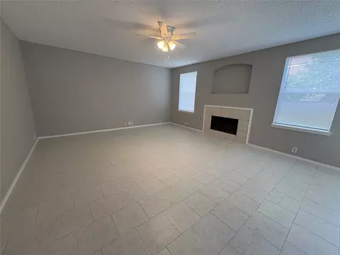 Living - 1817 Berkeley Dr, Glenn Heights, TX 75154 photo 3 of 4