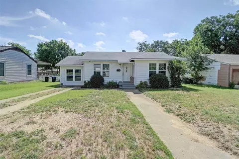 4709 Marks Pl, Fort Worth, TX 76116