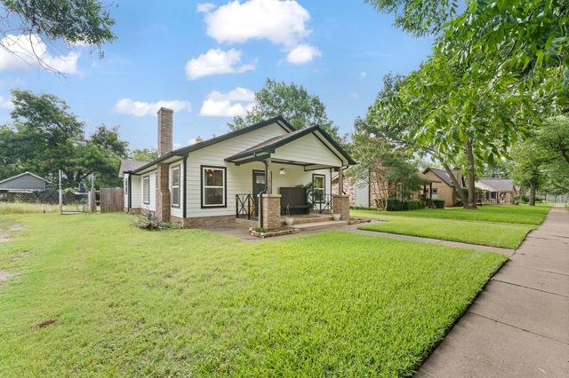 111 Bellevue Dr, Cleburne, TX 76033