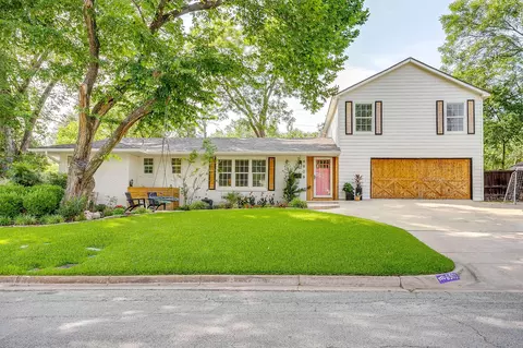 6909 Kirkwood Rd, Fort Worth, TX 76116