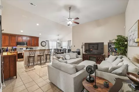 4037 Tiburon St, Fort Worth, TX 76106