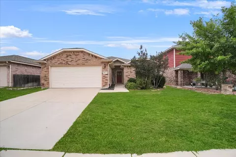 4037 Tiburon St, Fort Worth, TX 76106