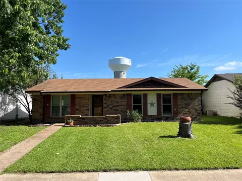 909 Wandering Way Dr, Allen, TX 75002