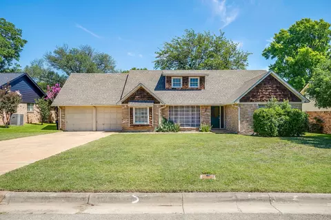 3816 Wilkie Way, Fort Worth, TX 76133