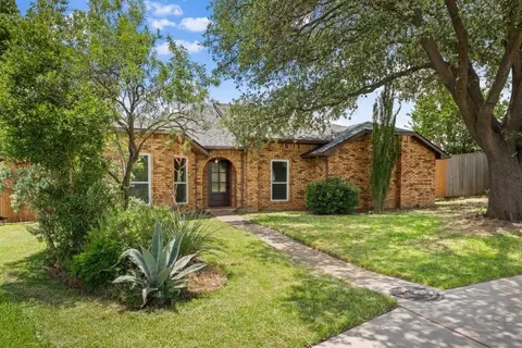 2008 Rochelle Ln, Carrollton, TX 75007