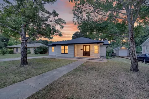 2029 Queen St, Fort Worth, TX 76103