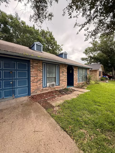 402 Magnolia Dr, Forney, TX 75126