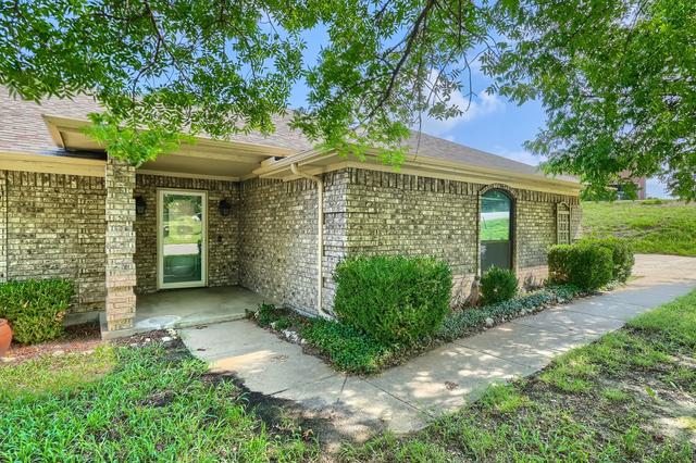 8821 Glen Hollow Dr, Fort Worth, TX 76179