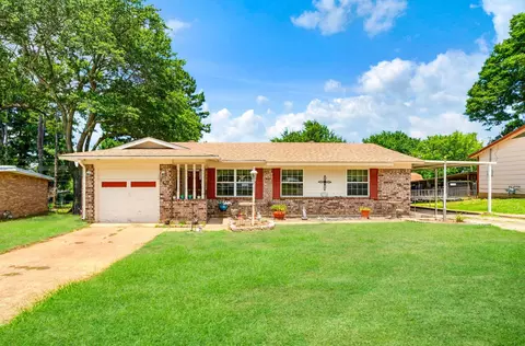 2455 Kessler Dr, Paris, TX 75460