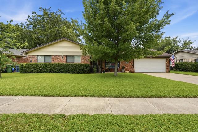5421 Susan Lee Ln, North Richland Hills, TX 76180
