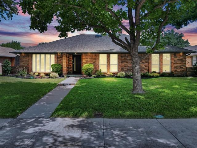 2303 Stone Glen Ln, Carrollton, TX 75007