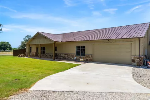 Exterior - 3157 Fm 2194, Celeste, TX 75423 photo 2 of 10