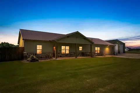 Exterior - 3157 Fm 2194, Celeste, TX 75423 photo 5 of 10