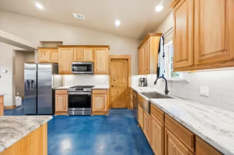 Kitchen - 3157 Fm 2194, Celeste, TX 75423 photo 2 of 4