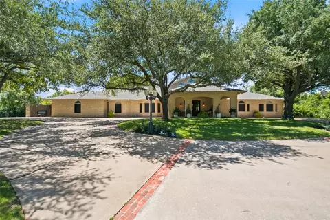2749 Summit Ave, Stephenville, TX 76401