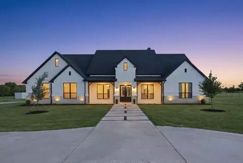 4790 Austin Cir, Sanger, TX 76266